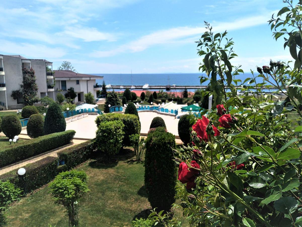 Baratero Vlas Marina Apartment Sveti Vlas Exterior foto